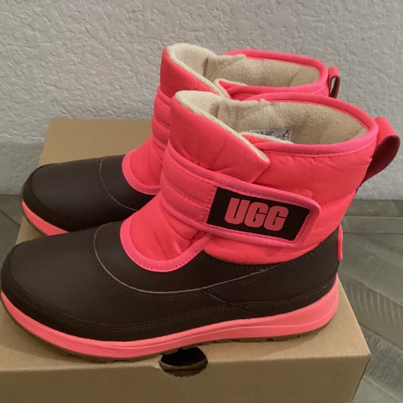 UGG® Kids' Taney Water Repellent Fleece & Genuine Shearling Lined Boot - Picture 4 of 12
